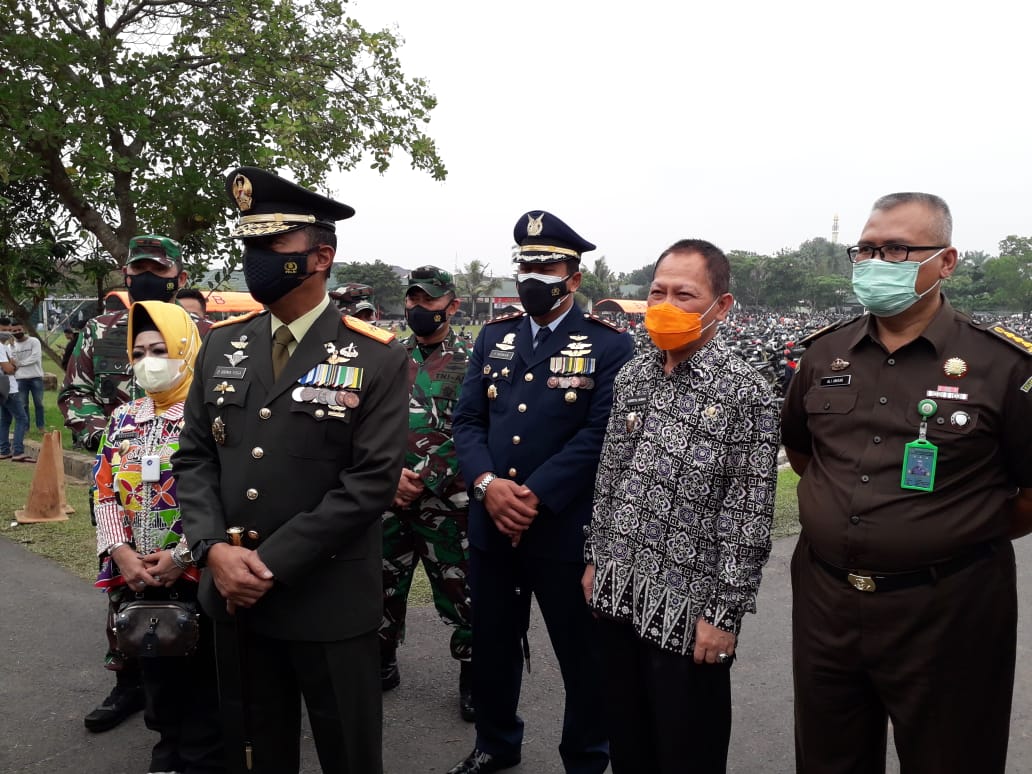 Danlanud Pangeran M. Bun Yamin Bersama Forkopimda Meninjau Vaksinasi Massal Di Kota Bandar Lampung.