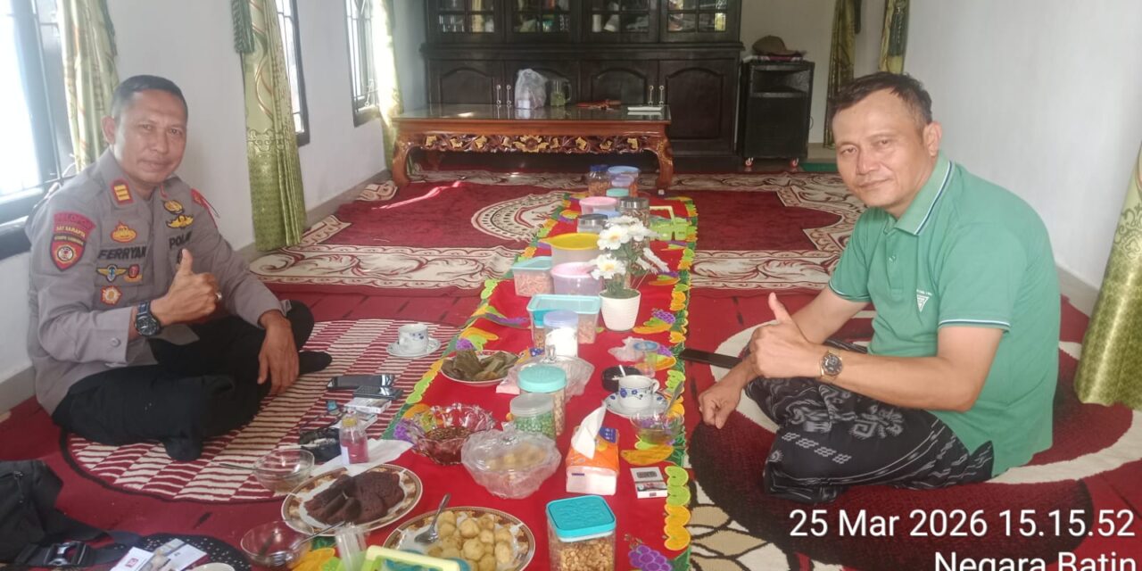 Hangatnya Halal Bihalal, Kapolsek Kotaagung Jalin Silaturahmi Dengan Mirza, S.E. Waka Panglima Penggitokh Alam Tanggamus