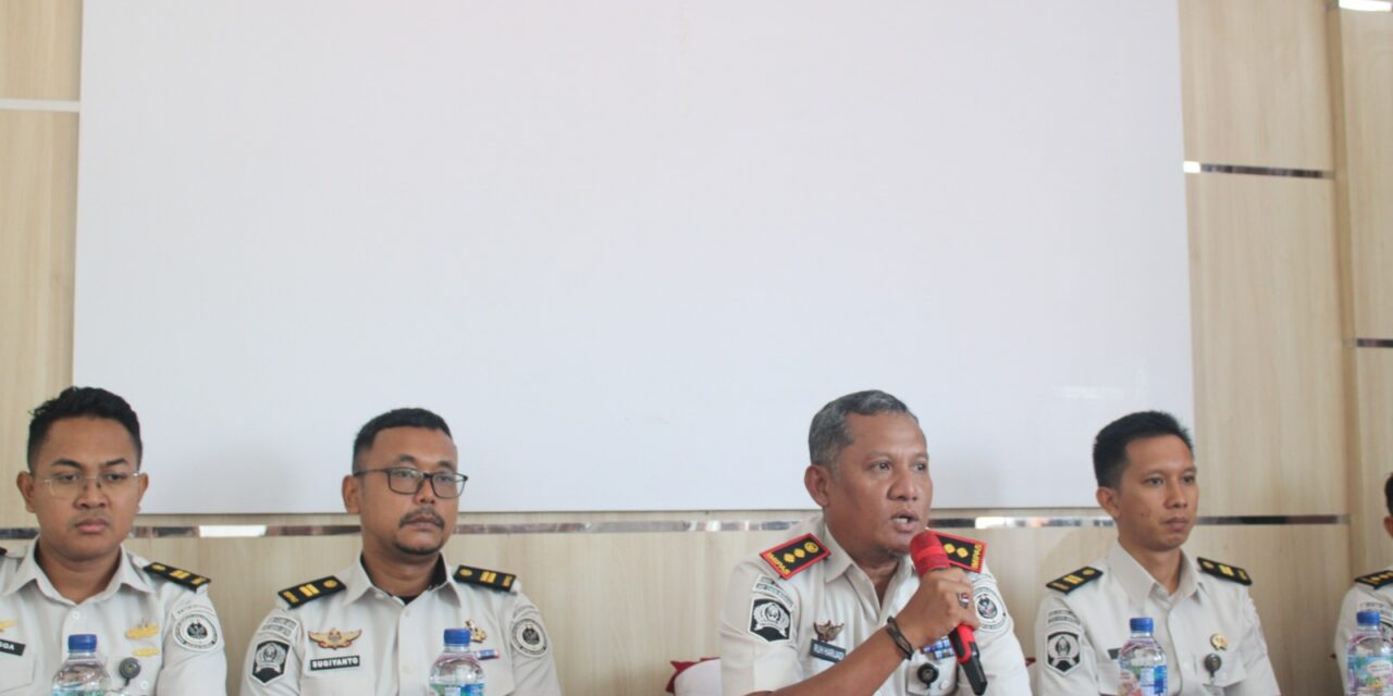 Kalapas Harijadi Internalisasikan Konsistensi dan Sinergi Pegawai dalam Rapat Perdananya