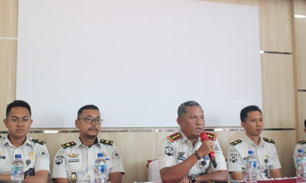 Kalapas Harijadi Internalisasikan Konsistensi dan Sinergi Pegawai dalam Rapat Perdananya