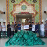 YBM BRILiaN Salurkan 74 Gulung Karpet Sajadah di Pringsewu dan Tanggamus, Tingkatkan Kenyamanan Ibadah Jamaah