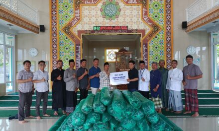 YBM BRILiaN Salurkan 74 Gulung Karpet Sajadah di Pringsewu dan Tanggamus, Tingkatkan Kenyamanan Ibadah Jamaah